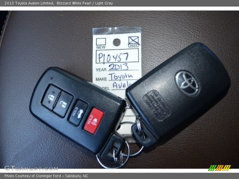 Blizzard White Pearl / Light Gray 2013 Toyota Avalon Limited