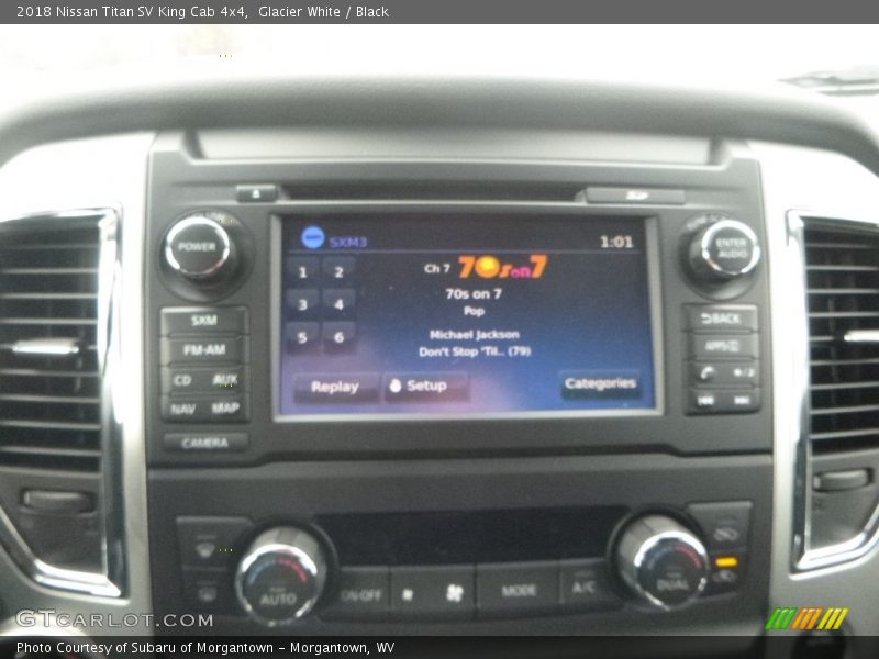 Glacier White / Black 2018 Nissan Titan SV King Cab 4x4