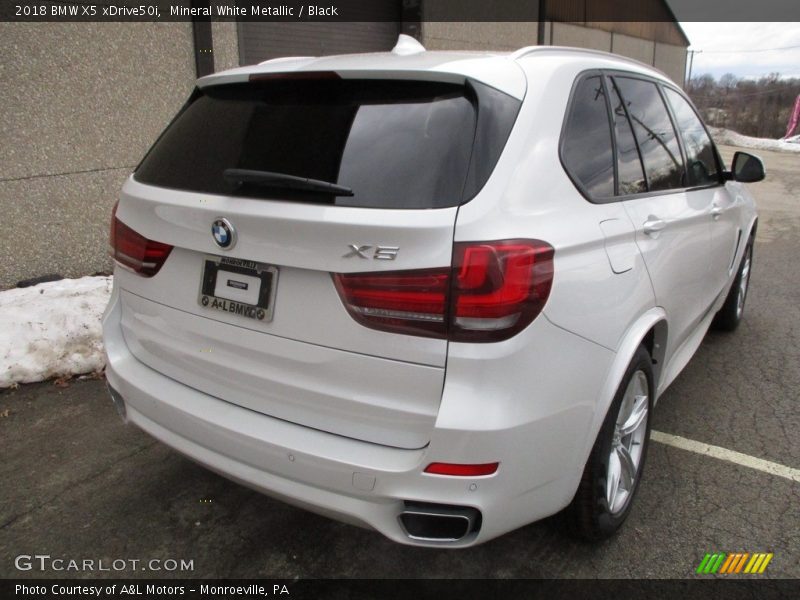 Mineral White Metallic / Black 2018 BMW X5 xDrive50i