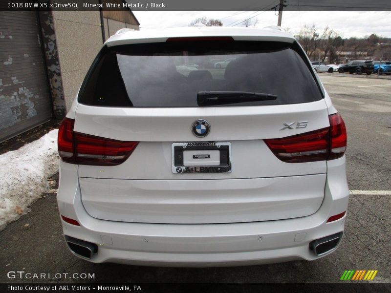 Mineral White Metallic / Black 2018 BMW X5 xDrive50i