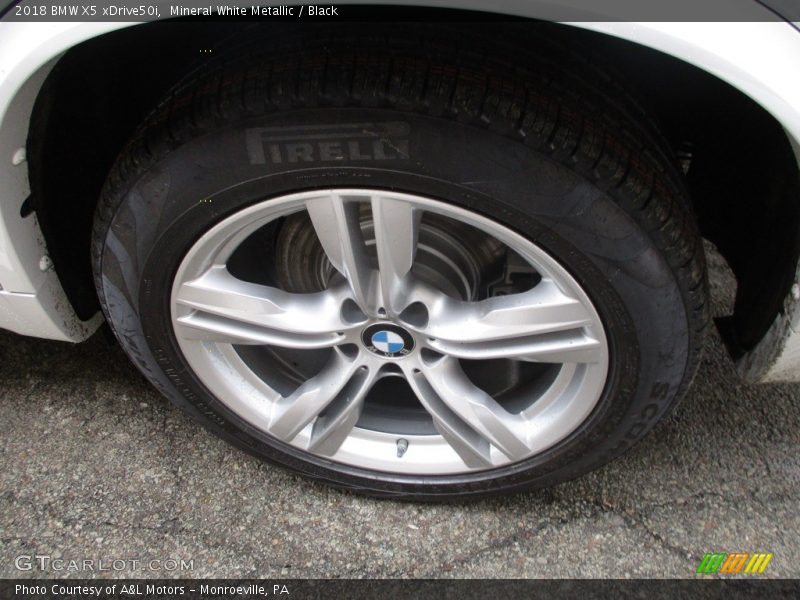 Mineral White Metallic / Black 2018 BMW X5 xDrive50i