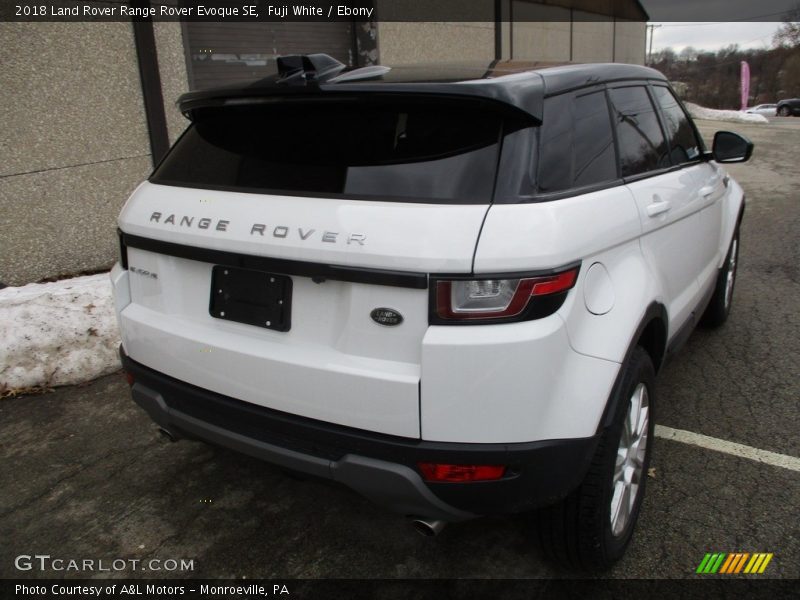 Fuji White / Ebony 2018 Land Rover Range Rover Evoque SE