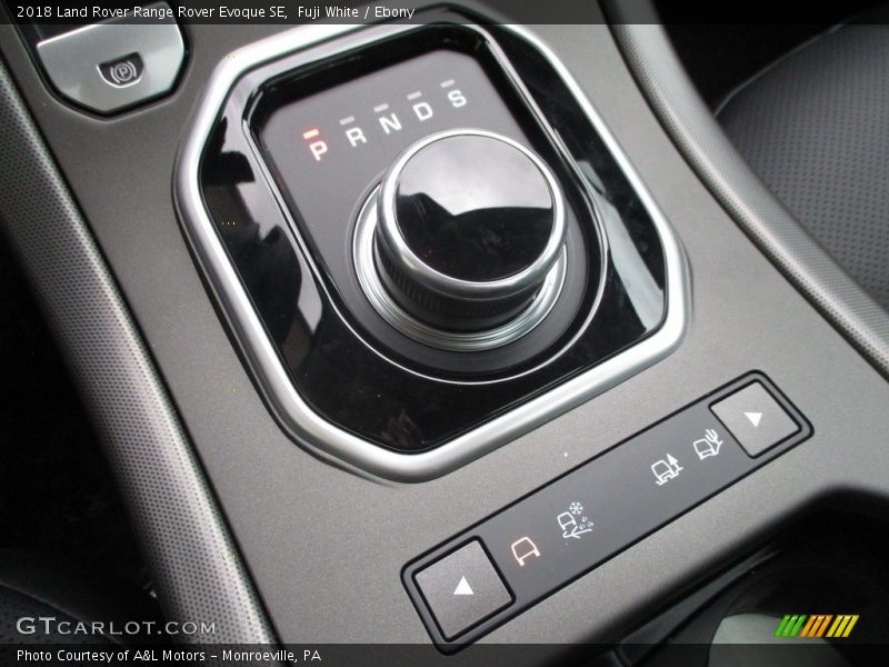 Fuji White / Ebony 2018 Land Rover Range Rover Evoque SE