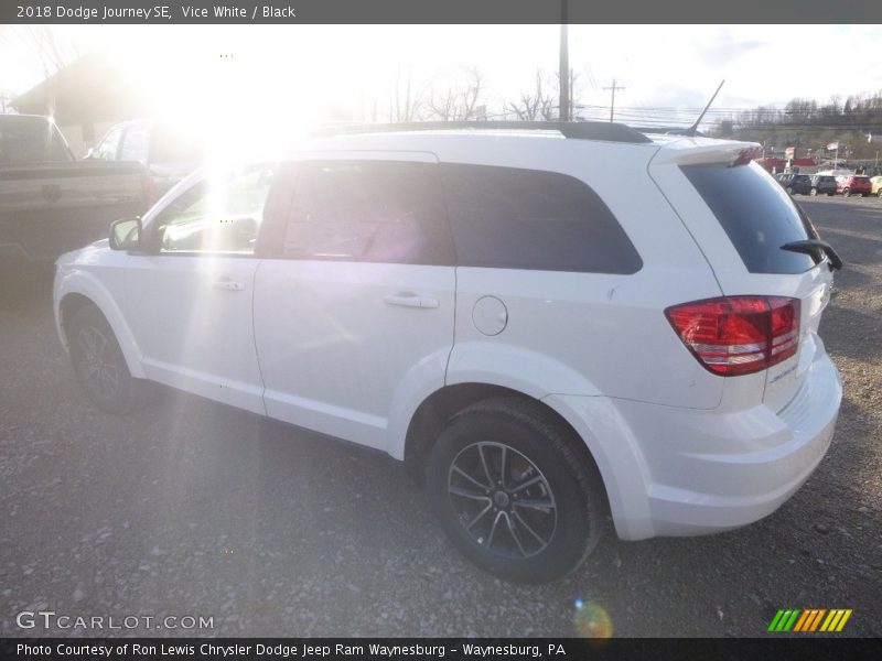 Vice White / Black 2018 Dodge Journey SE