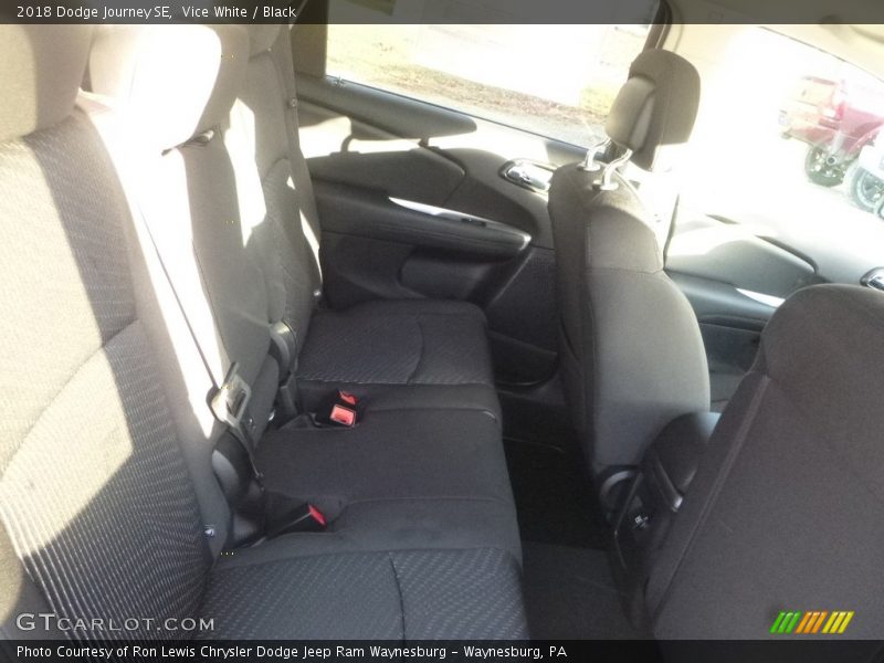 Vice White / Black 2018 Dodge Journey SE