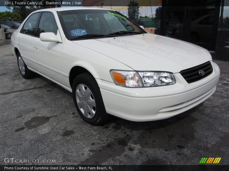 Diamond White / Oak 2001 Toyota Camry LE