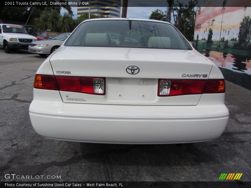 Diamond White / Oak 2001 Toyota Camry LE
