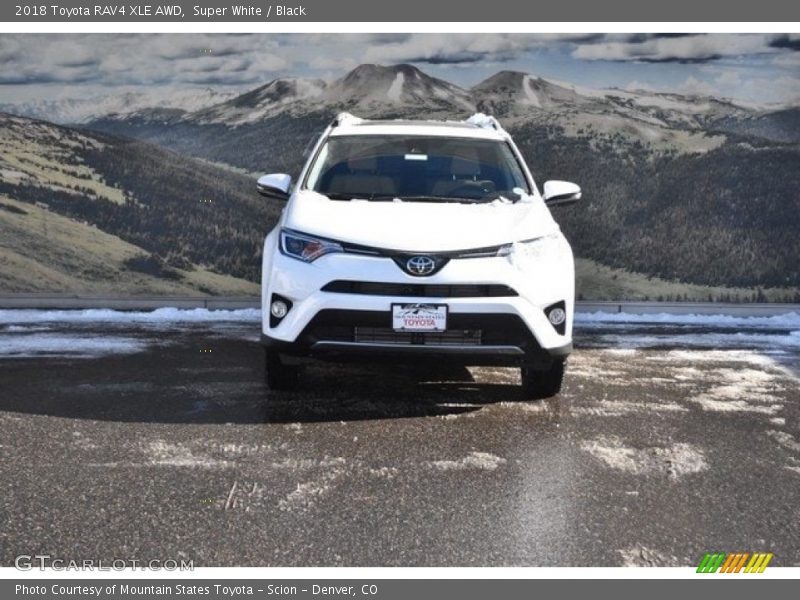 Super White / Black 2018 Toyota RAV4 XLE AWD