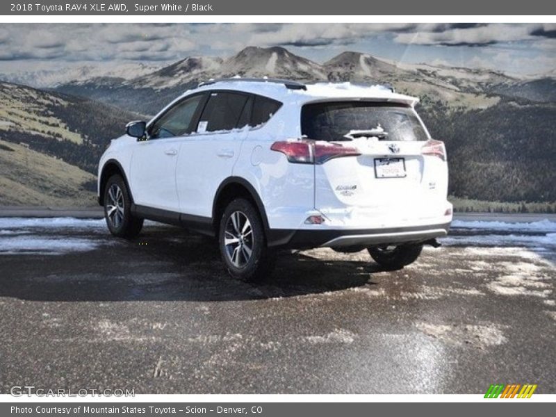 Super White / Black 2018 Toyota RAV4 XLE AWD