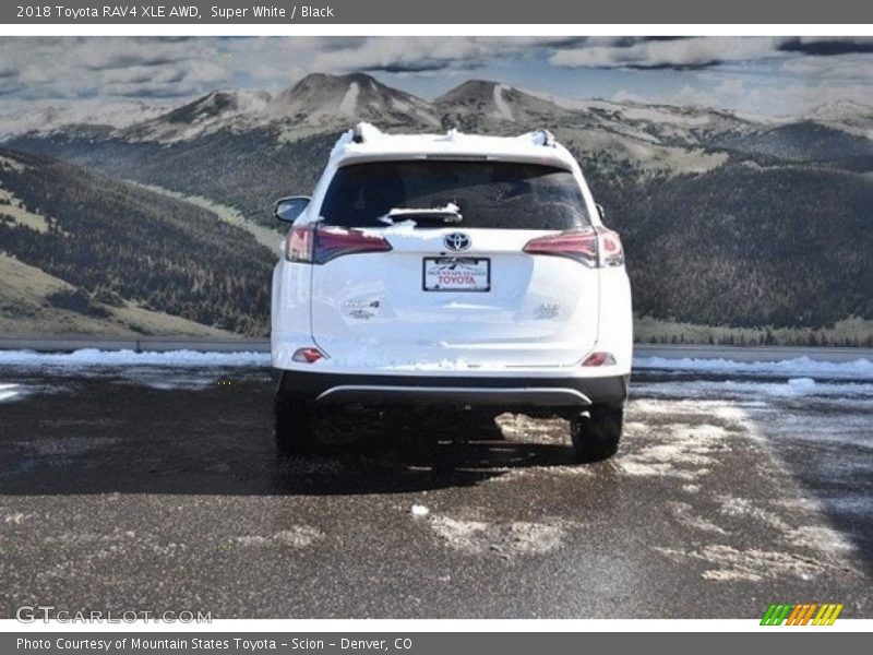 Super White / Black 2018 Toyota RAV4 XLE AWD