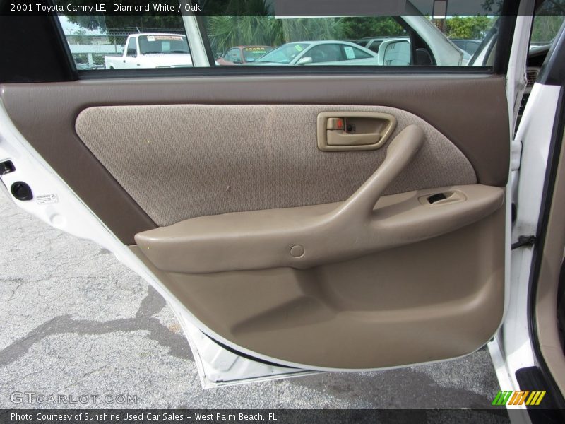 Diamond White / Oak 2001 Toyota Camry LE
