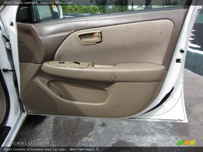 Diamond White / Oak 2001 Toyota Camry LE