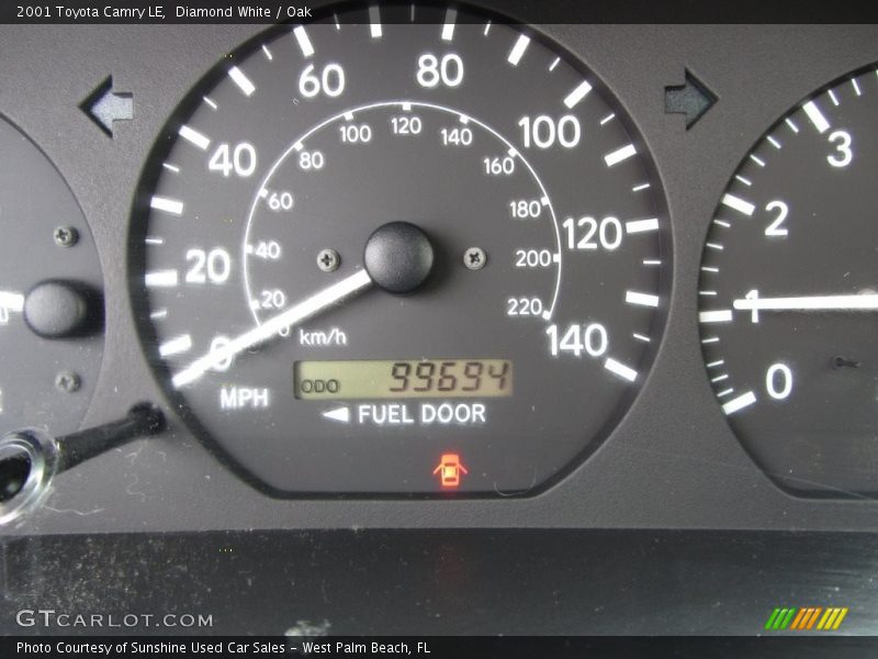 Diamond White / Oak 2001 Toyota Camry LE