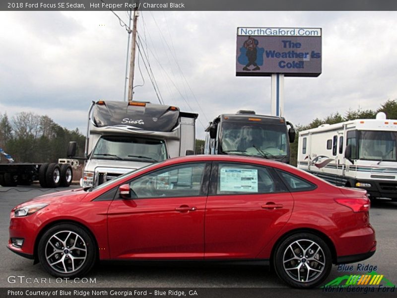 Hot Pepper Red / Charcoal Black 2018 Ford Focus SE Sedan