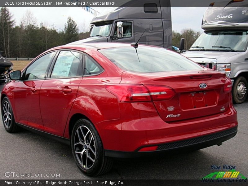 Hot Pepper Red / Charcoal Black 2018 Ford Focus SE Sedan