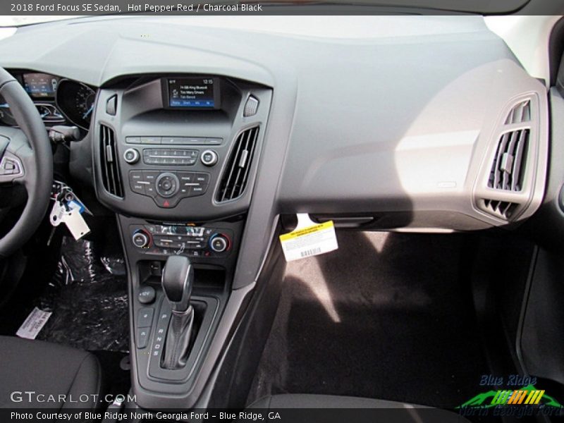 Hot Pepper Red / Charcoal Black 2018 Ford Focus SE Sedan