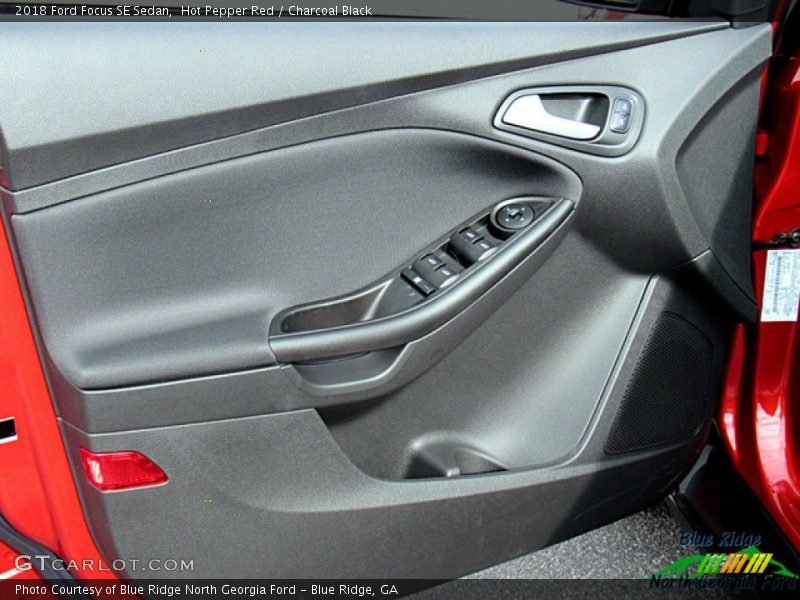 Hot Pepper Red / Charcoal Black 2018 Ford Focus SE Sedan