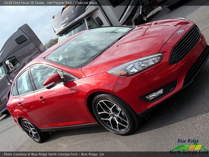 Hot Pepper Red / Charcoal Black 2018 Ford Focus SE Sedan
