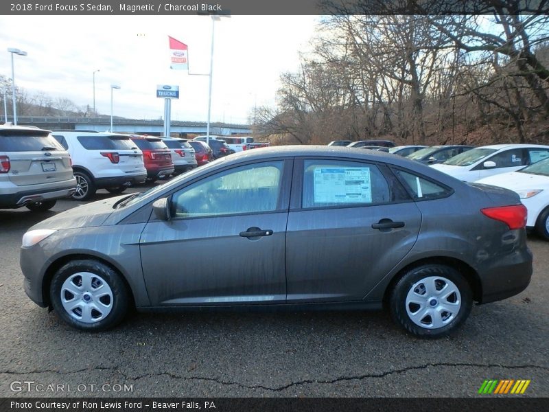 Magnetic / Charcoal Black 2018 Ford Focus S Sedan