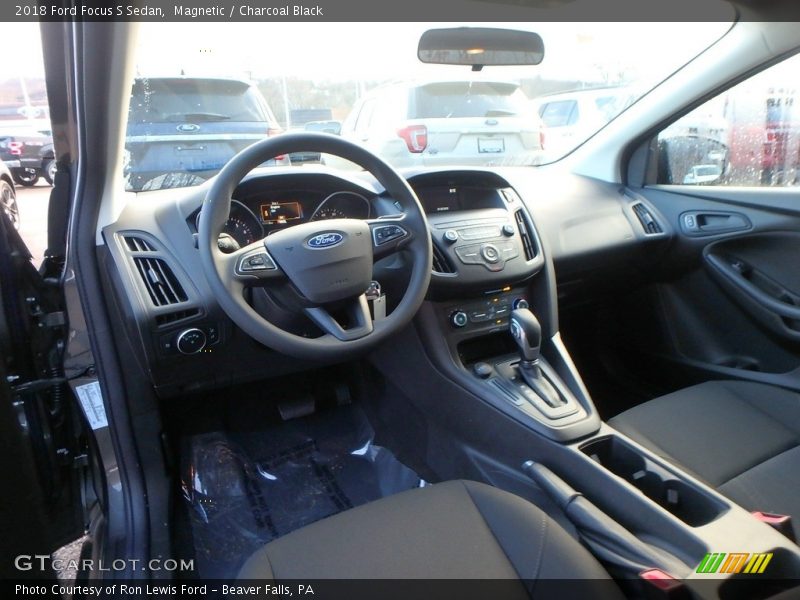 Magnetic / Charcoal Black 2018 Ford Focus S Sedan