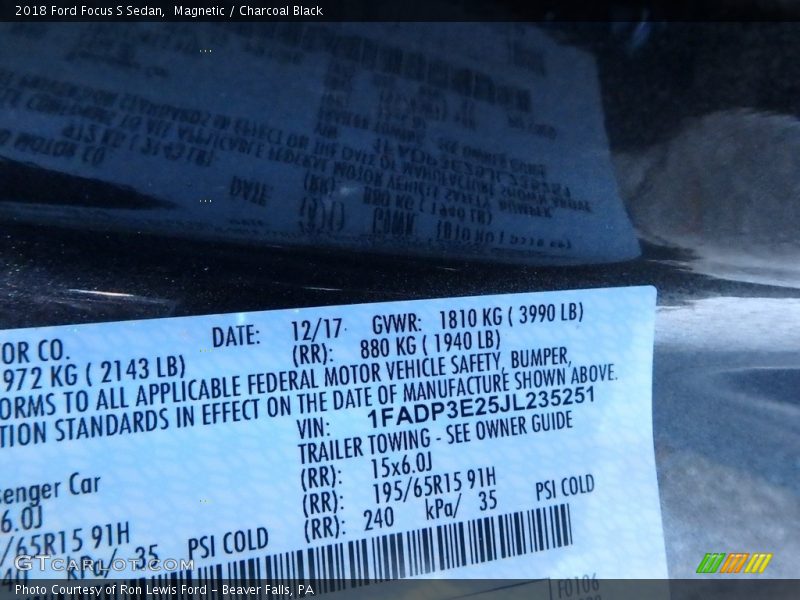 Magnetic / Charcoal Black 2018 Ford Focus S Sedan
