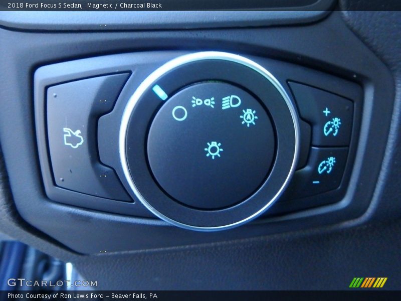 Magnetic / Charcoal Black 2018 Ford Focus S Sedan