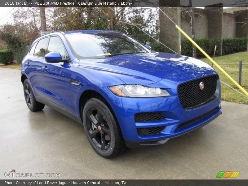 Front 3/4 View of 2018 F-PACE 30t AWD Prestige