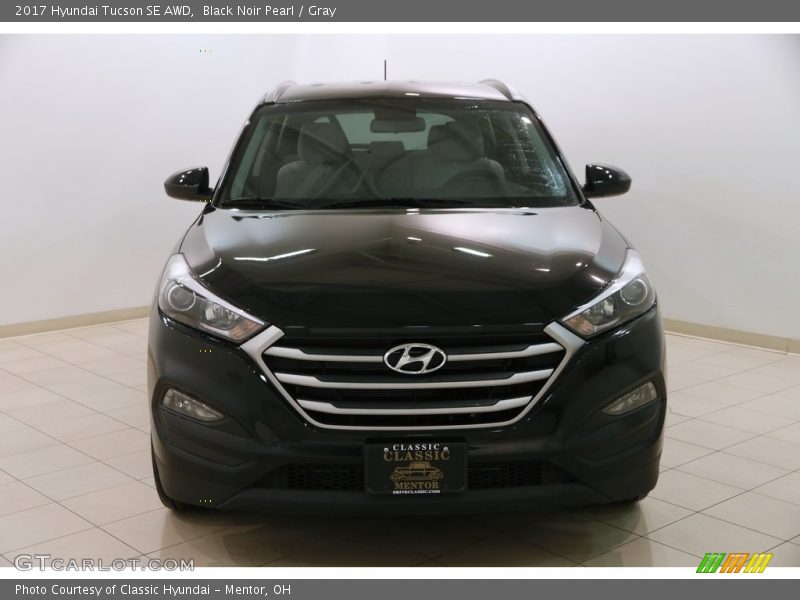 Black Noir Pearl / Gray 2017 Hyundai Tucson SE AWD