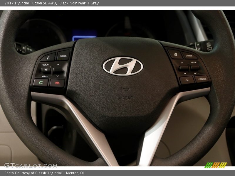 Black Noir Pearl / Gray 2017 Hyundai Tucson SE AWD