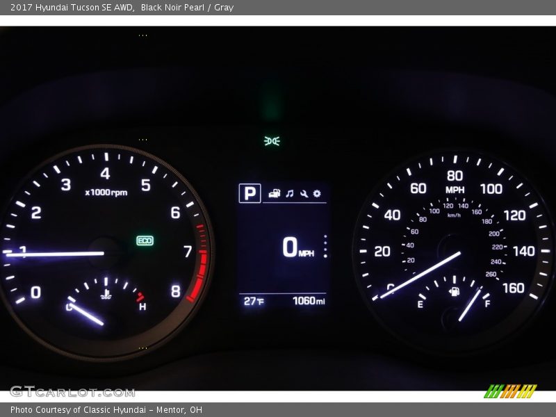 Black Noir Pearl / Gray 2017 Hyundai Tucson SE AWD