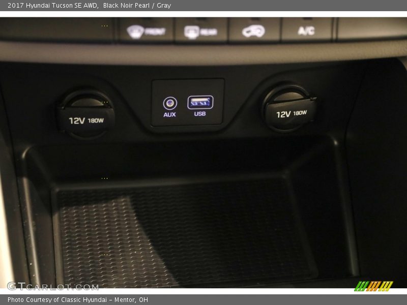 Black Noir Pearl / Gray 2017 Hyundai Tucson SE AWD