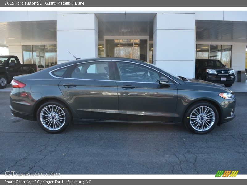 Guard Metallic / Dune 2015 Ford Fusion SE