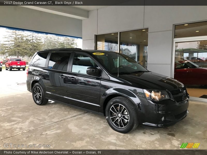 Black Onyx / Black 2017 Dodge Grand Caravan GT