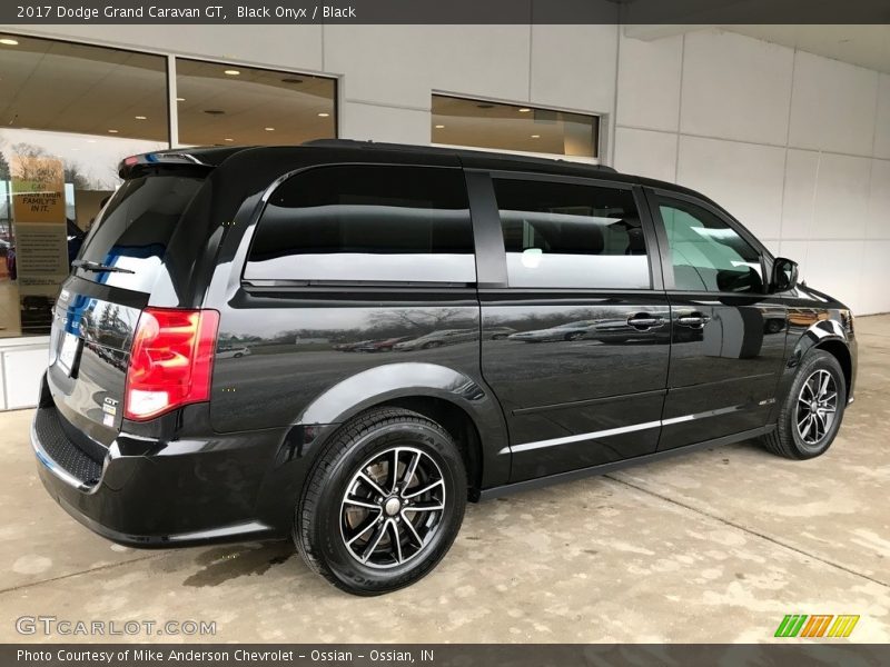 Black Onyx / Black 2017 Dodge Grand Caravan GT