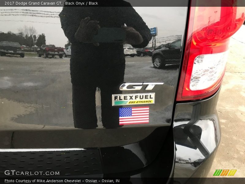 Black Onyx / Black 2017 Dodge Grand Caravan GT