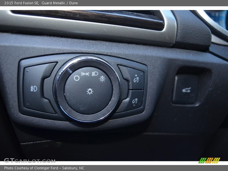 Guard Metallic / Dune 2015 Ford Fusion SE