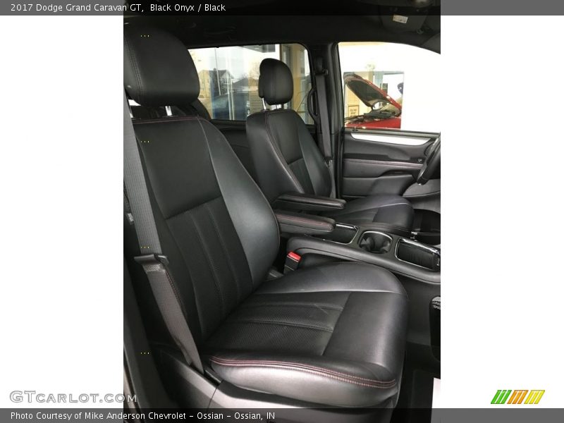 Black Onyx / Black 2017 Dodge Grand Caravan GT