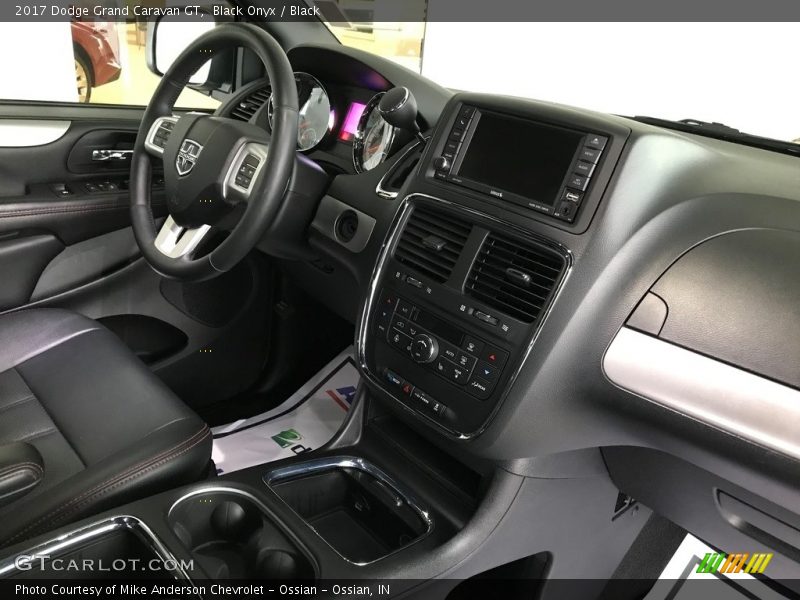 Black Onyx / Black 2017 Dodge Grand Caravan GT