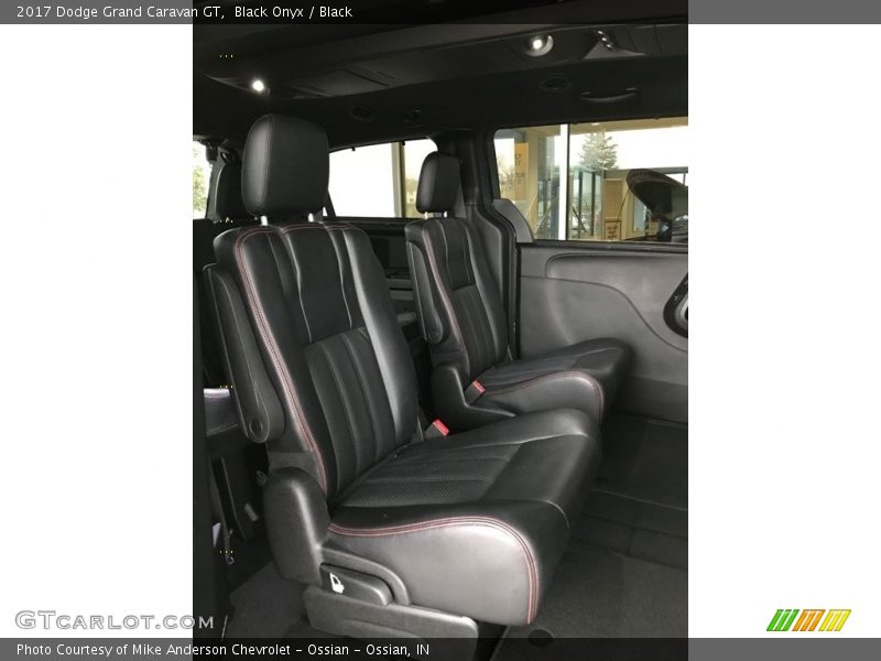 Black Onyx / Black 2017 Dodge Grand Caravan GT