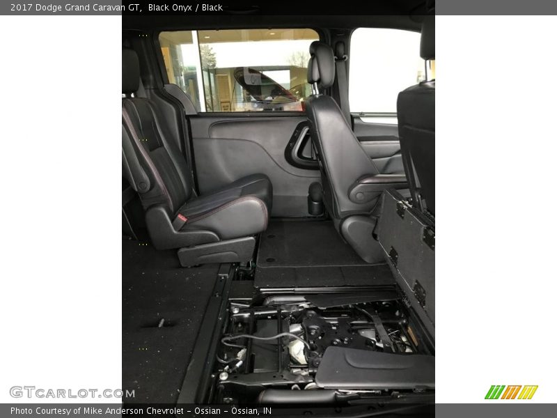 Black Onyx / Black 2017 Dodge Grand Caravan GT