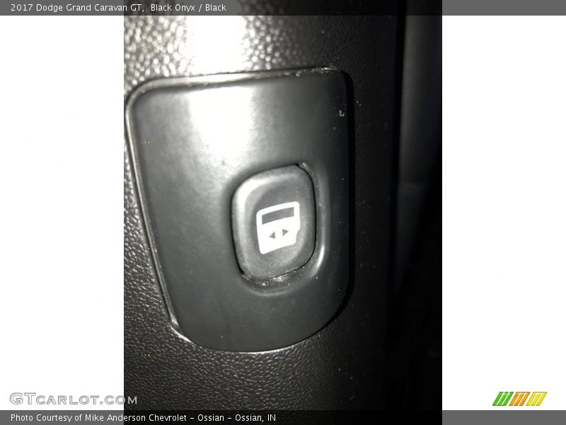 Black Onyx / Black 2017 Dodge Grand Caravan GT