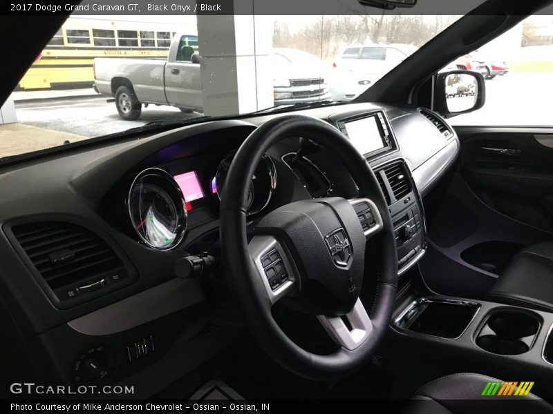 Black Onyx / Black 2017 Dodge Grand Caravan GT