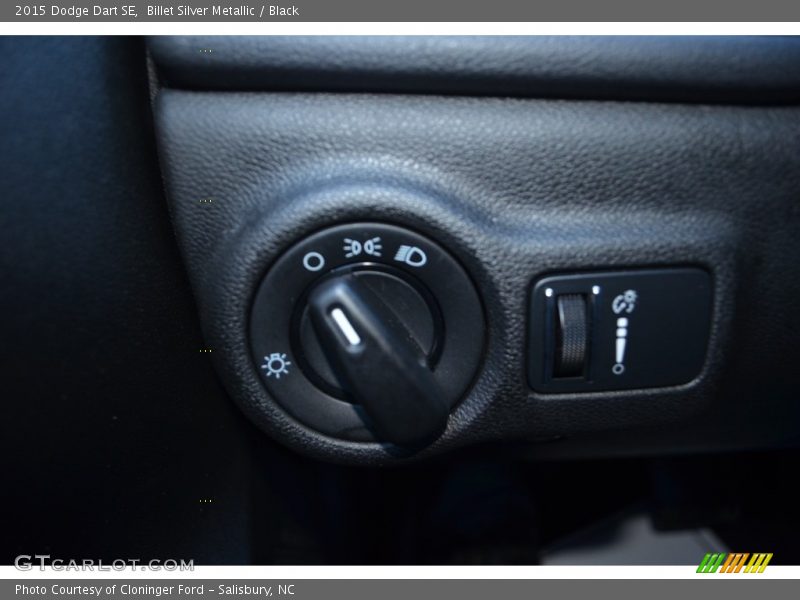 Billet Silver Metallic / Black 2015 Dodge Dart SE