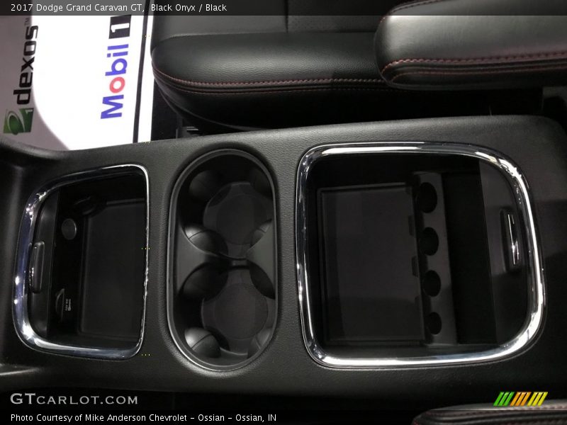 Black Onyx / Black 2017 Dodge Grand Caravan GT