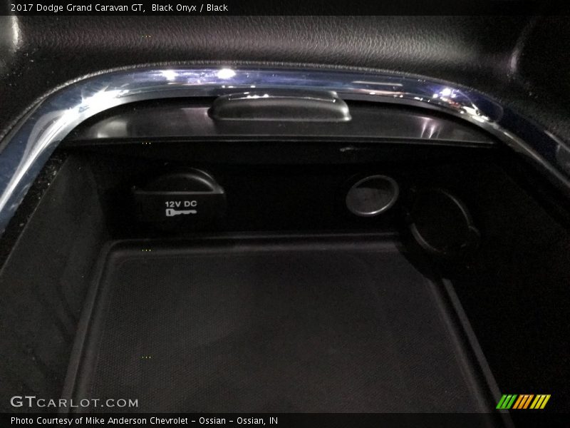 Black Onyx / Black 2017 Dodge Grand Caravan GT
