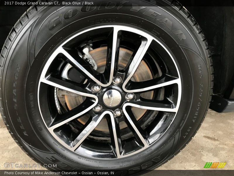 Black Onyx / Black 2017 Dodge Grand Caravan GT