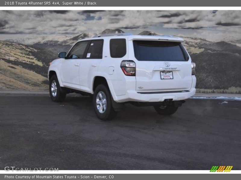 Super White / Black 2018 Toyota 4Runner SR5 4x4