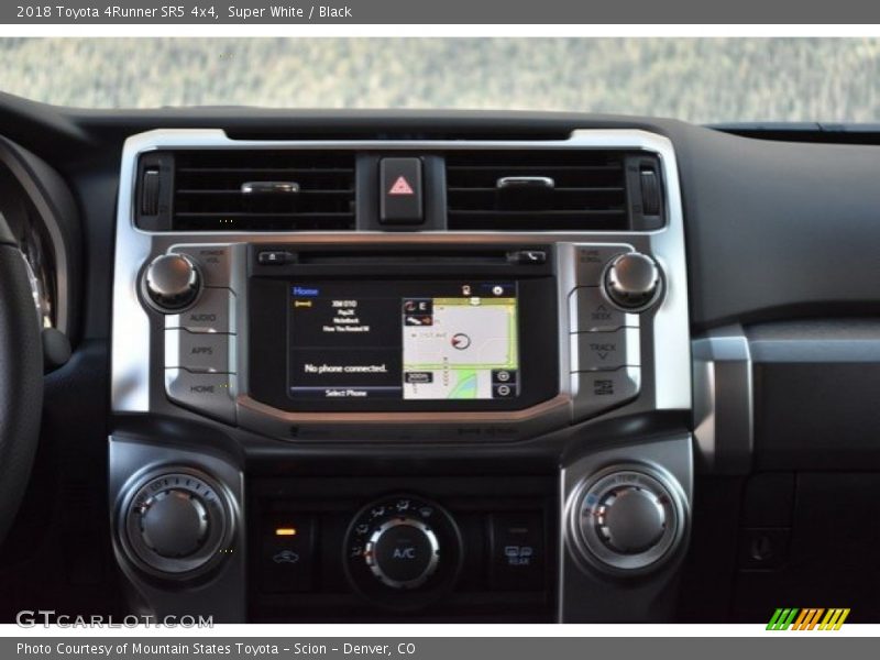 Super White / Black 2018 Toyota 4Runner SR5 4x4
