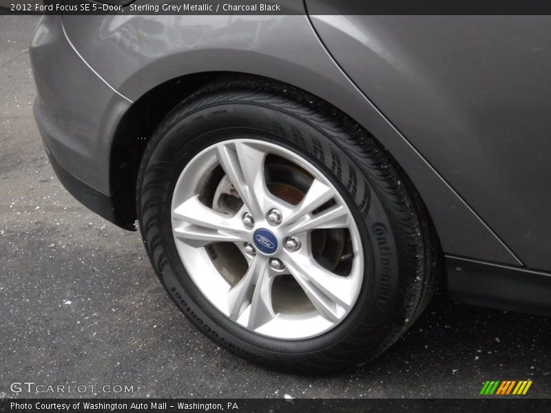 Sterling Grey Metallic / Charcoal Black 2012 Ford Focus SE 5-Door