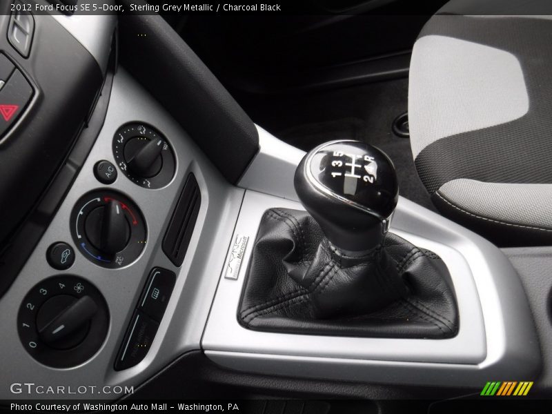 Sterling Grey Metallic / Charcoal Black 2012 Ford Focus SE 5-Door